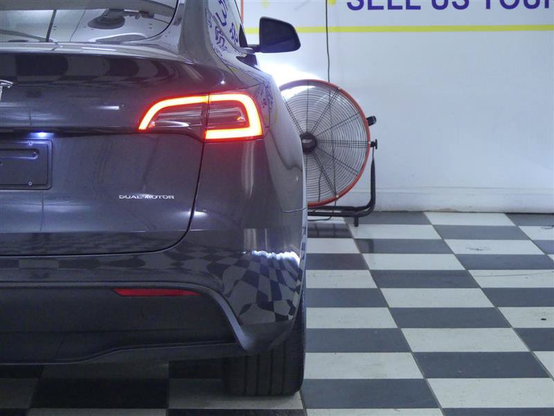 Used 2024 Tesla Model Y Long Range AWD/4WD image 28