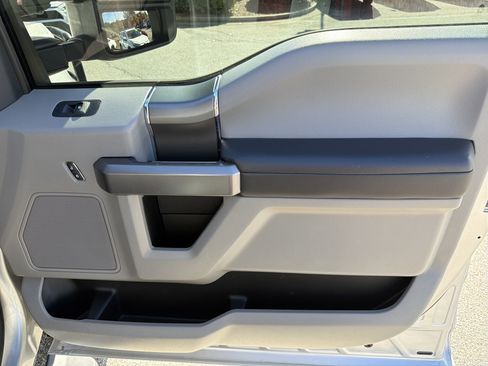 Used 2019 Ford F250 XLT w/ XLT Premium Package image 24