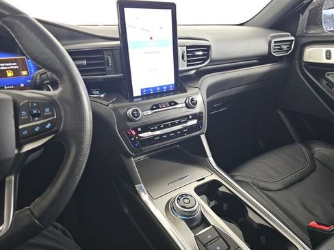 Used 2020 Ford Explorer ST w/ ST Street Pack image 33