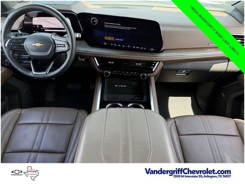 Used 2025 Chevrolet Tahoe High Country RWD image 9