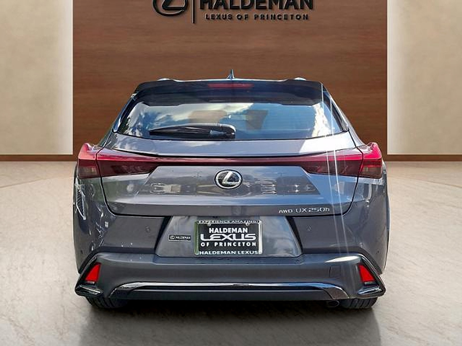 Certified 2024 Lexus UX 250h F Sport AWD/4WD image 5