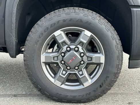 New 2025 GMC Sierra 2500 SLE image 9