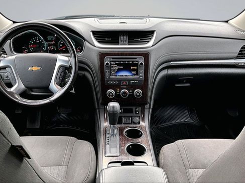 Used 2017 Chevrolet Traverse LT w/ Style and Technology Package AWD/4WD image 17