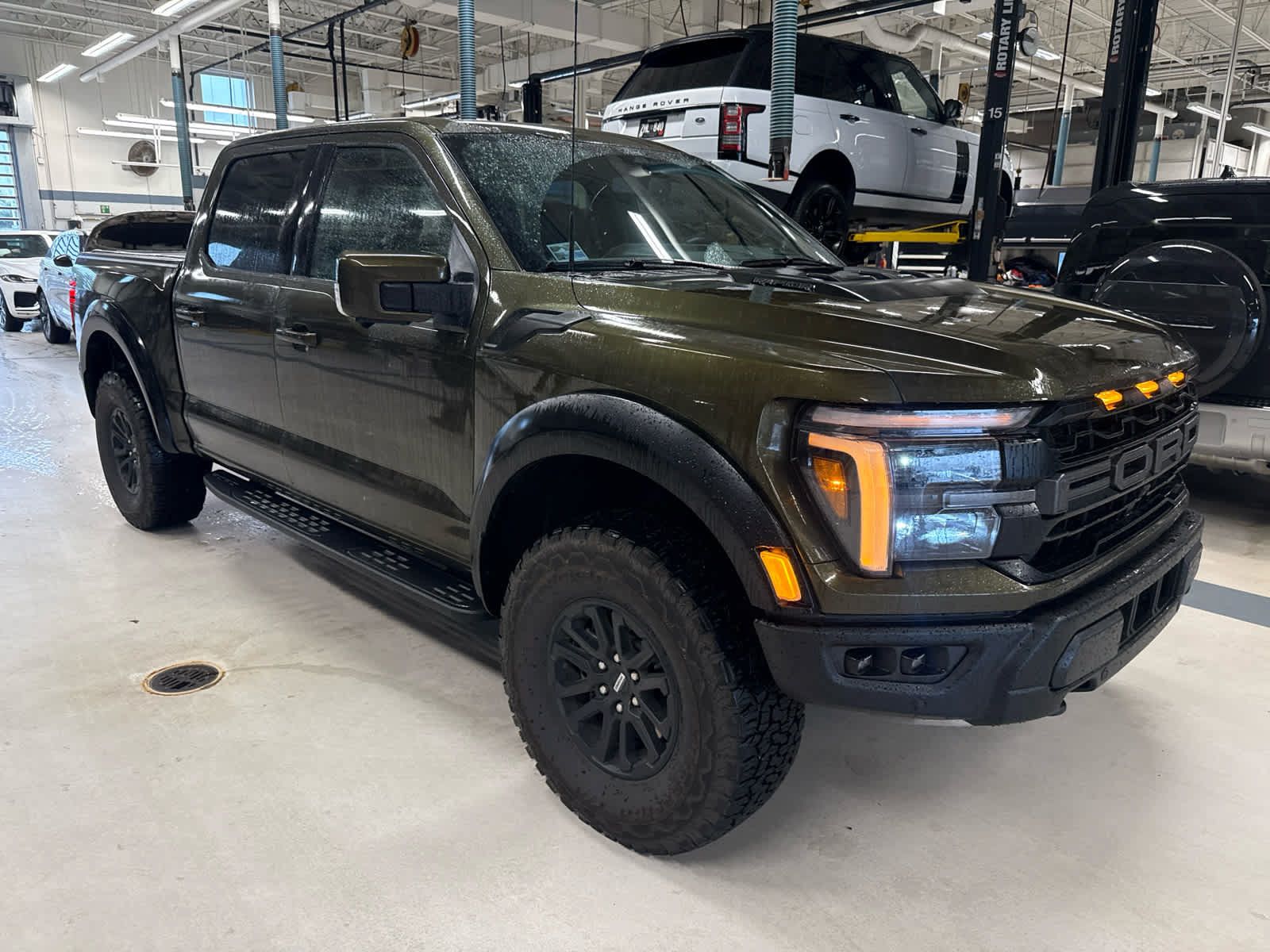 Used 2025 Ford F150 Raptor AWD/4WD image 4