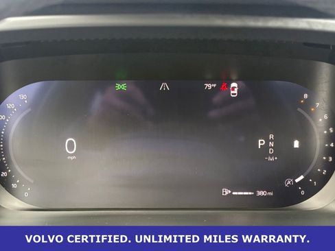 Certified 2025 Volvo XC40 B5 Plus AWD/4WD image 16