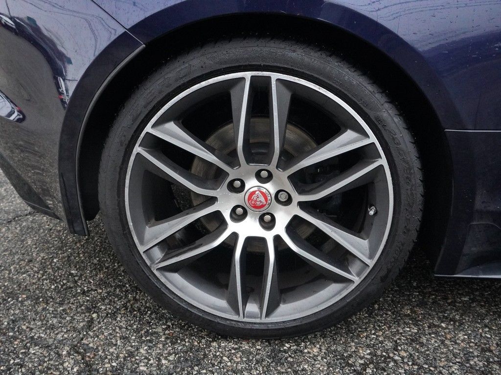 Used 2019 Jaguar F-TYPE R-Dynamic AWD/4WD image 26