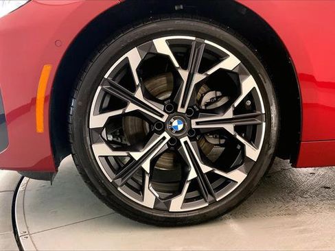 Used 2025 BMW 230i xDrive Coupe w/ Premium Package image 9