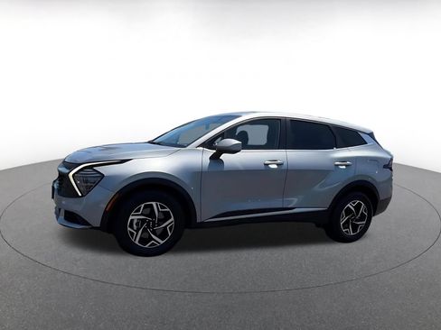 Used 2025 Kia Sportage LX FWD image 8