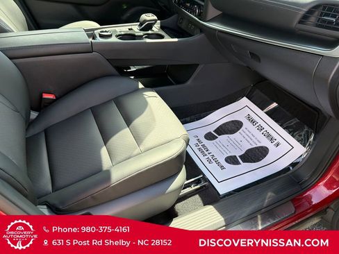 Certified 2026 Nissan Rogue SV AWD/4WD image 42