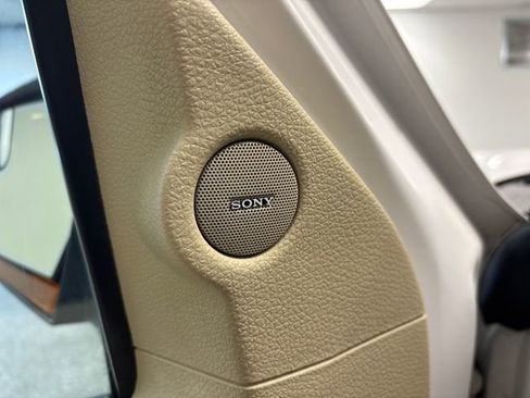 Used 2015 Ford Expedition Limited image 13