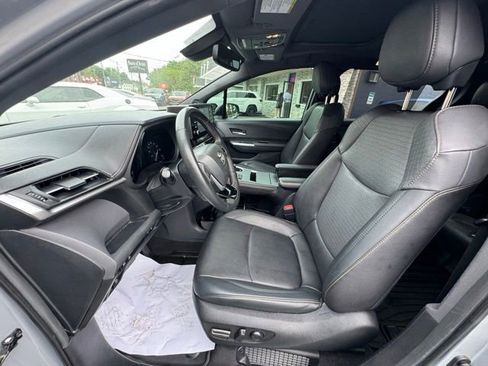 Used 2023 Toyota Sienna XLE Woodland Edition AWD/4WD image 10