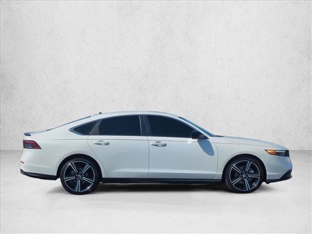 Used 2025 Honda Accord Sport image 4
