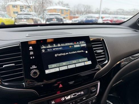 Used 2024 Honda Passport Black Edition image 17