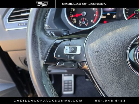 Used 2021 Volkswagen Tiguan SE R-Line FWD image 17