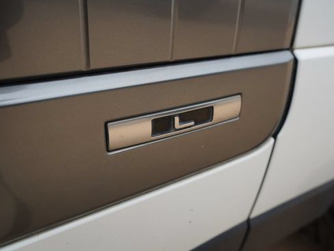 Used 2019 Land Rover Range Rover Long Wheelbase Autobiography AWD/4WD image 8