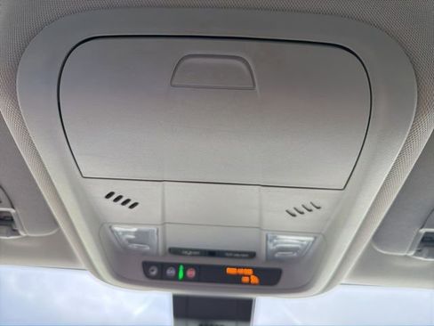 Used 2021 Chevrolet Equinox LT AWD/4WD image 35