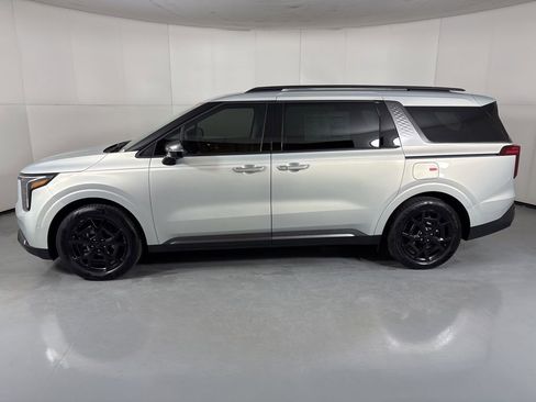 New 2026 Kia Carnival SX Prestige FWD image 5