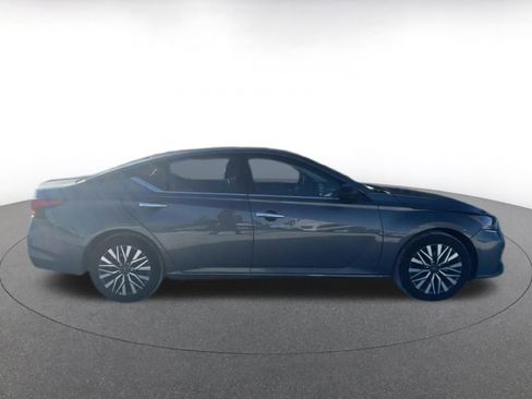 Used 2025 Nissan Altima 2.5 SV image 23