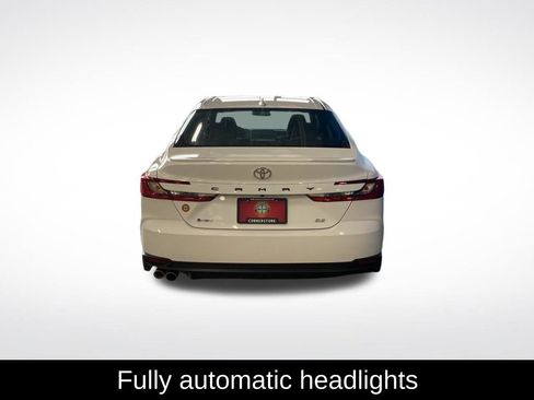 Used 2025 Toyota Camry SE image 18