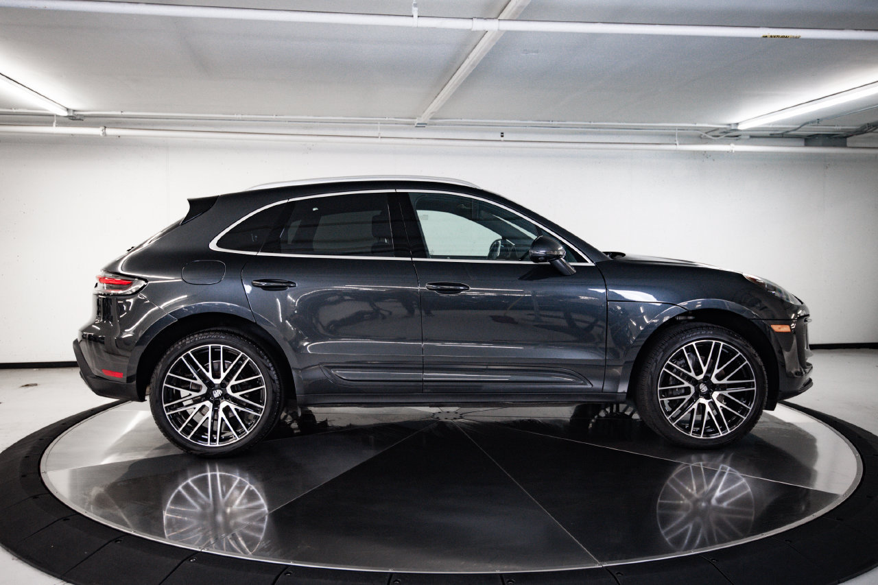 Certified 2026 Porsche Macan AWD/4WD image 8