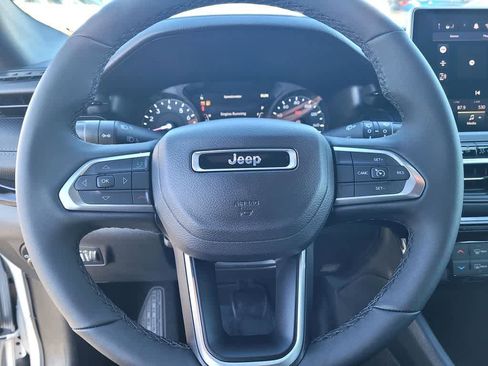 New 2026 Jeep Compass Latitude image 21