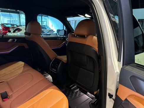 Used 2022 BMW X5 M50i image 23