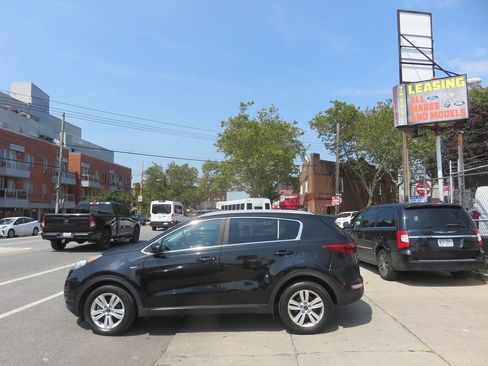 Used 2019 Kia Sportage LX w/ LX Popular Package AWD/4WD image 7