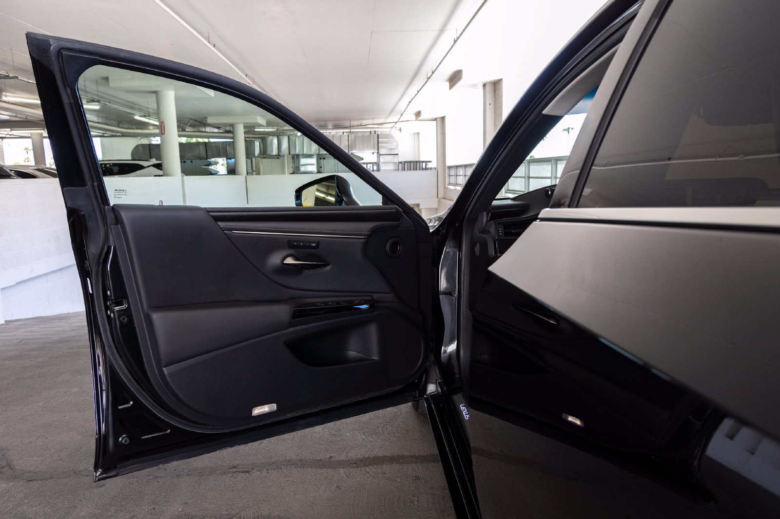 Used 2024 Lexus ES 350 w/ Premium Package FWD image 13