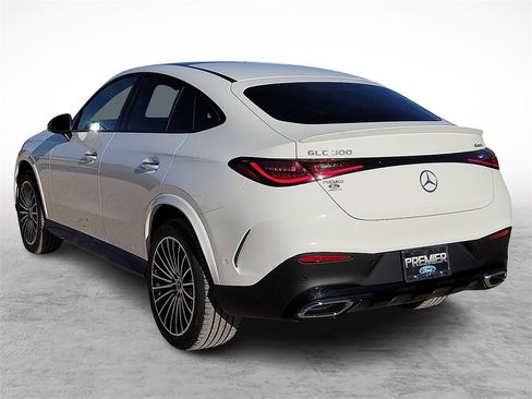 Used 2025 Mercedes-Benz GLC 300 4MATIC image 8
