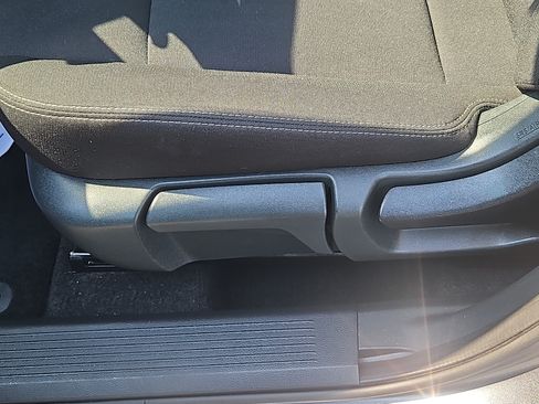 Used 2023 Nissan Rogue S AWD/4WD image 14