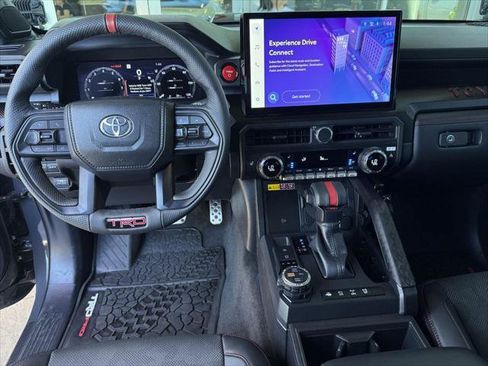 Used 2025 Toyota Tacoma TRD Pro AWD/4WD image 32