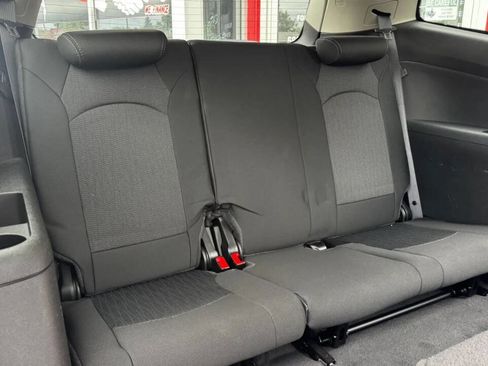Used 2014 Chevrolet Traverse LT FWD image 21