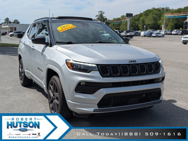 Used 2025 Jeep Compass Limited w/ High Altitude Package AWD/4WD image 4