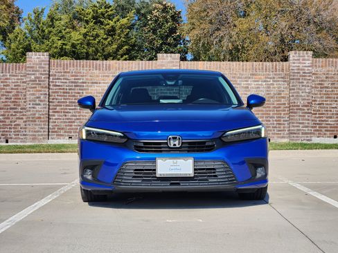 Used 2023 Honda Civic Touring image 2