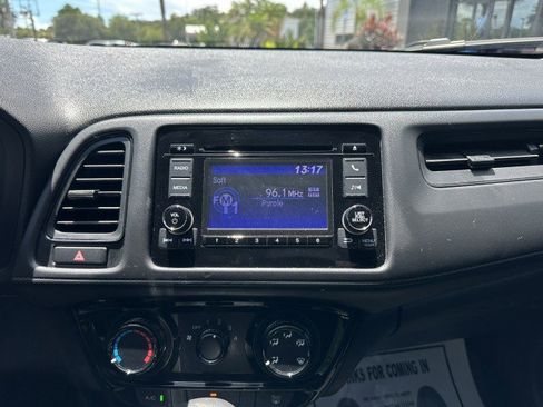 Used 2022 Honda HR-V LX image 31