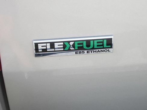 Used 2012 Cadillac Escalade Luxury image 38