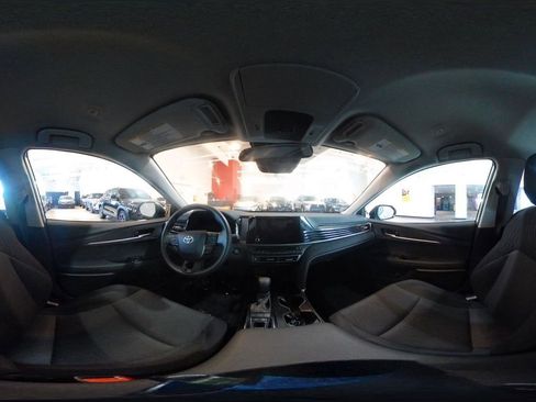 Used 2025 Toyota Camry LE image 41
