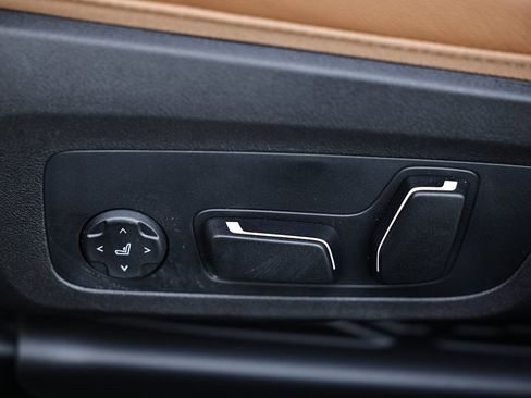 New 2026 BMW 330i Sedan w/ Premium Package image 23