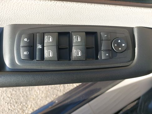 Used 2019 Chrysler Pacifica Touring-L Plus w/ Advanced Safetytec Group image 30