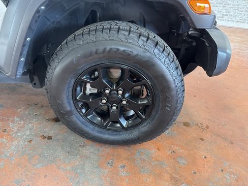 Used 2023 Jeep Wrangler Willys image 10