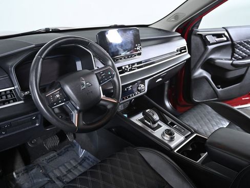 Used 2024 Mitsubishi Outlander SEL image 13