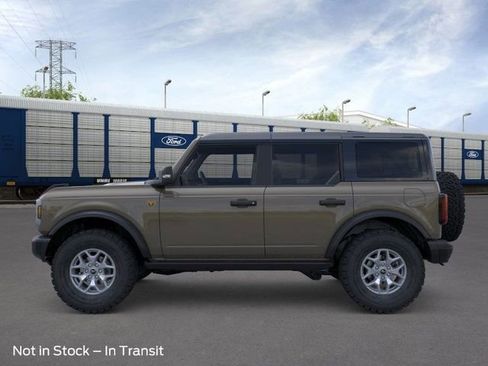 New 2025 Ford Bronco Badlands image 3