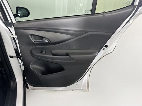 Used 2025 Buick Envista Preferred image 27