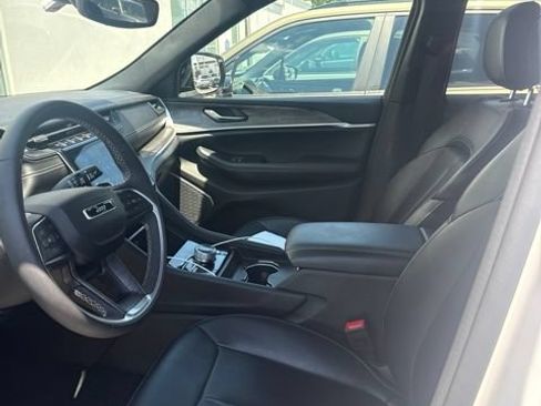 Used 2024 Jeep Grand Cherokee Limited 4xe w/ Trailer Tow Package AWD/4WD image 3