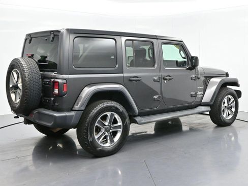 Used 2018 Jeep Wrangler Unlimited Sahara w/ Cold Weather Group AWD/4WD image 7
