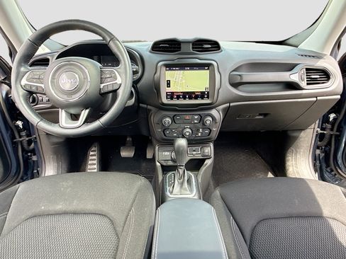Used 2023 Jeep Renegade Latitude w/ Sun/Sound Group AWD/4WD image 3