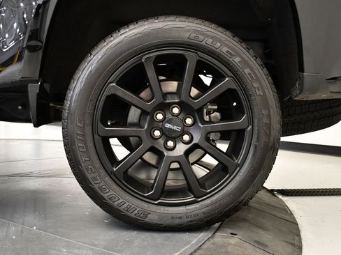 Used 2022 GMC Canyon Denali w/ Denali Black Edition Package image 14