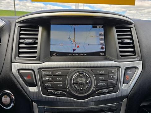Used 2017 Nissan Pathfinder SL w/ SL Tech Package AWD/4WD image 19