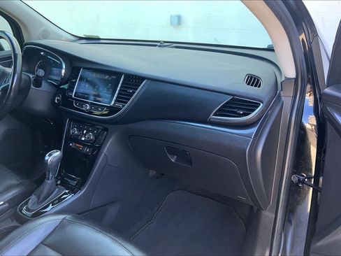 Used 2019 Buick Encore Essence FWD image 23