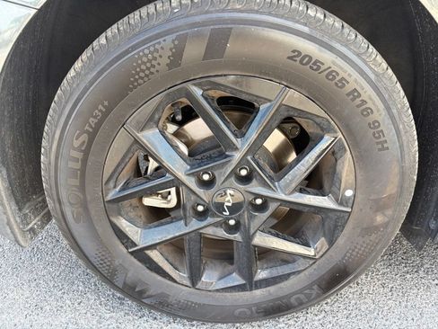 Used 2025 Kia K5 LXS FWD image 11